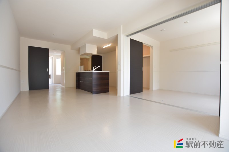 居室・リビング　別部屋写真流用