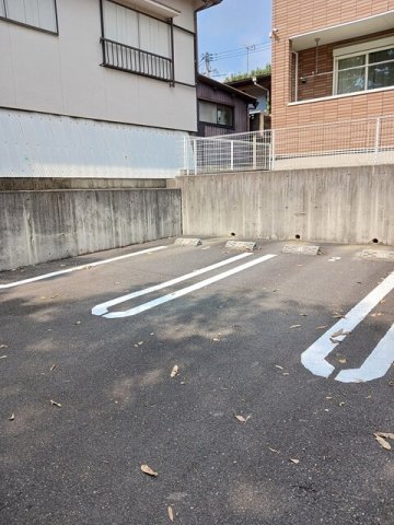 駐車場　駐車スペースもあります