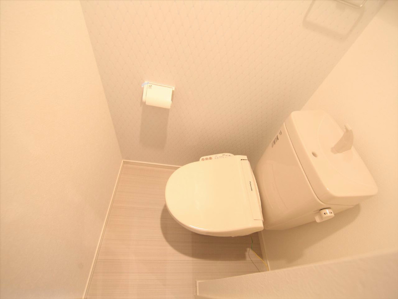 トイレ　温水洗浄暖房便座付トイレ