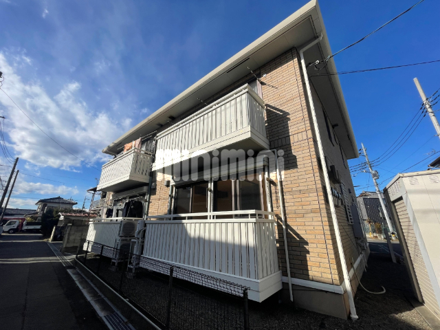 建物外観　１棟４戸で全室角部屋です。