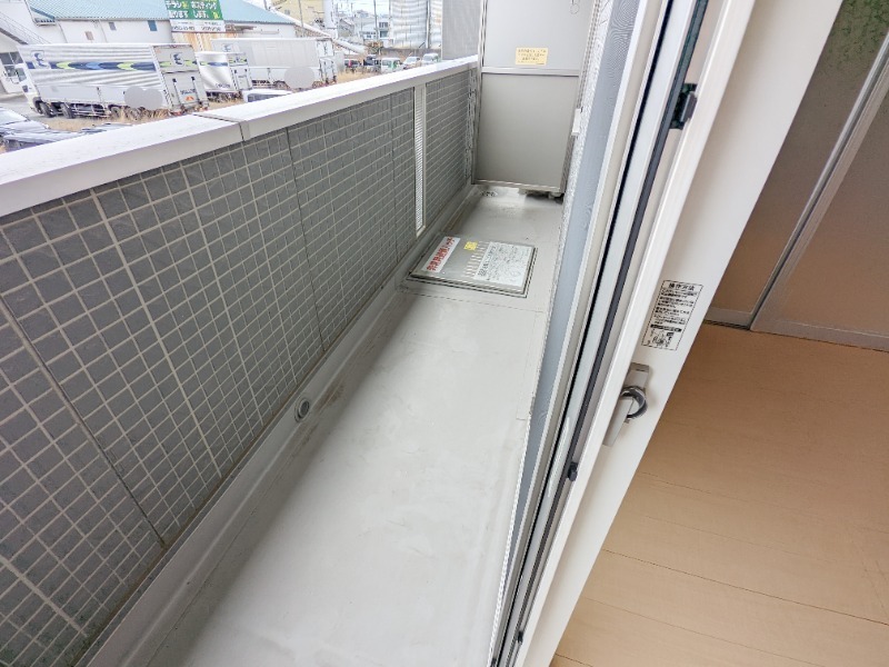 バルコニー　図面と現状に相違がある場合には現状を優先