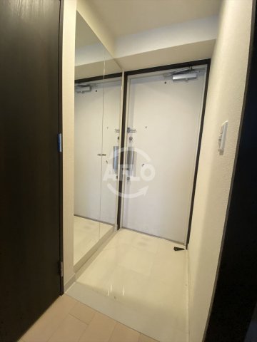 玄関　エステムプラザ大手前エヴァース　玄関