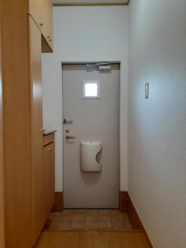 玄関　図面と現状に相違がある場合には現状を優先