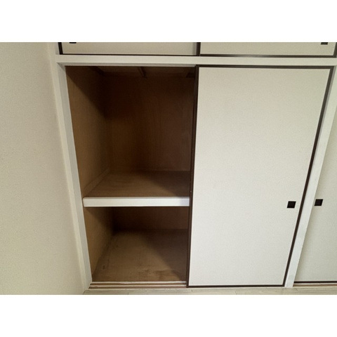 収納　たっぷり収納できる押し入れ付き。