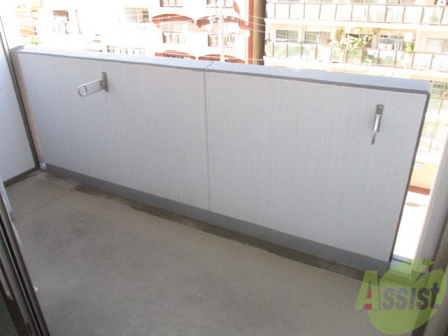 バルコニー　広いバルコニー。