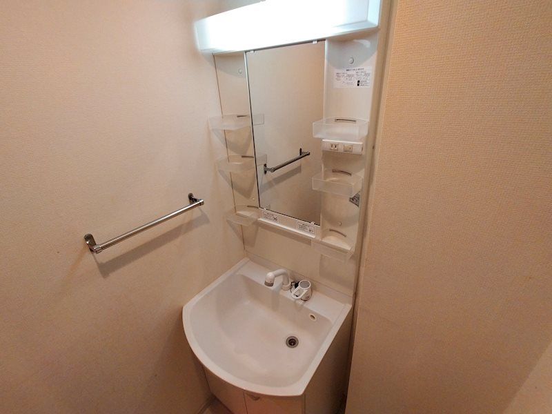 洗面設備　別部屋の参考写真です。