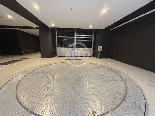 その他共有部分　コンフォリア・リヴ本町WEST Q　駐車場