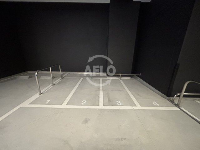 エントランス　コンフォリア・リヴ本町WEST Q　バイク置き場