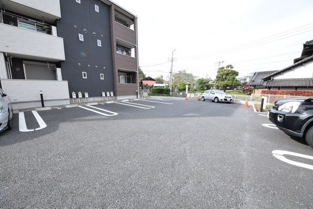 駐車場　敷地内駐車場あります