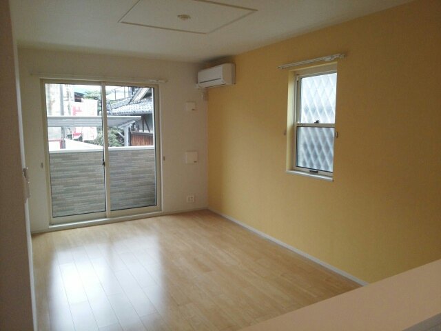 居室・リビング　ゆったり過ごせる居間です