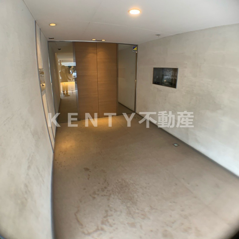 エントランス　清潔なエントランスです