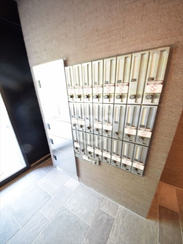 ロビー　エトワール阿波座　メールボックス完備