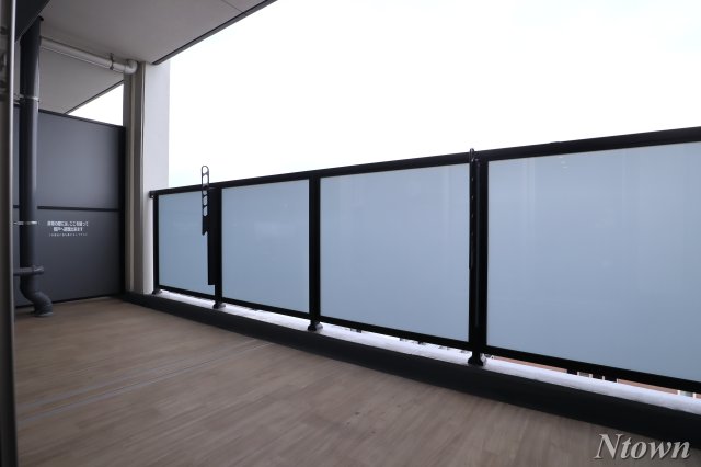 バルコニー　バルコニーからの眺めを楽しみながら食事をしませんか