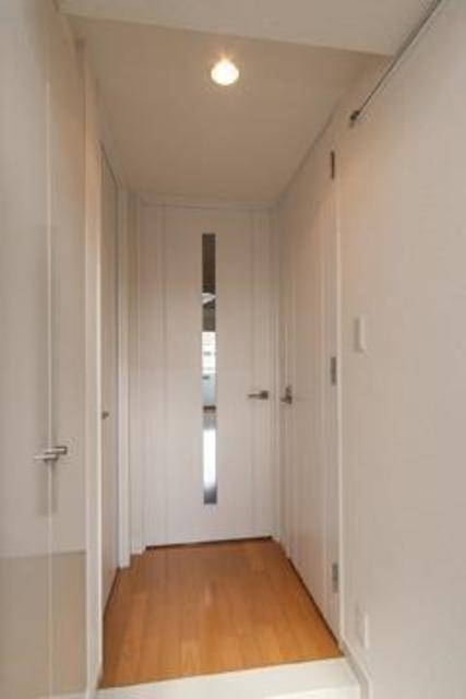 玄関　※写真は同タイプ住戸です。