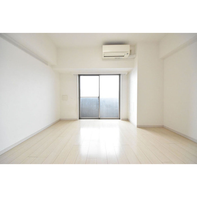 居室・リビング　☆明るい洋室☆