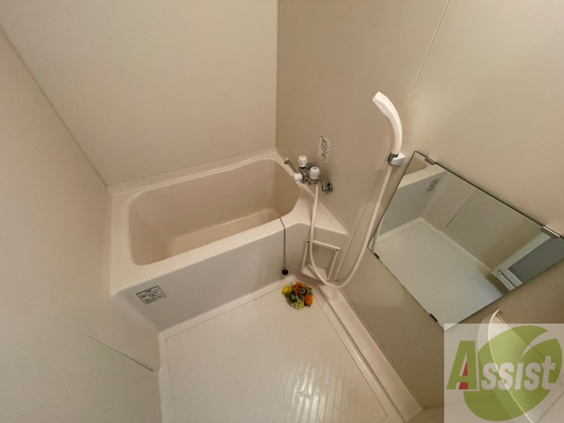 バス・シャワールーム　お風呂になります。一日の疲れを癒してくださいね。