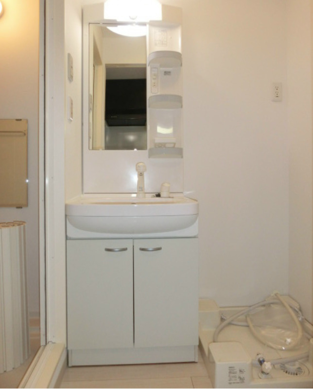 洗面設備　別部屋参照・現状優先