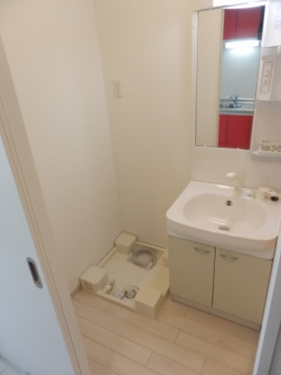 洗面設備　別部屋参照・現状優先