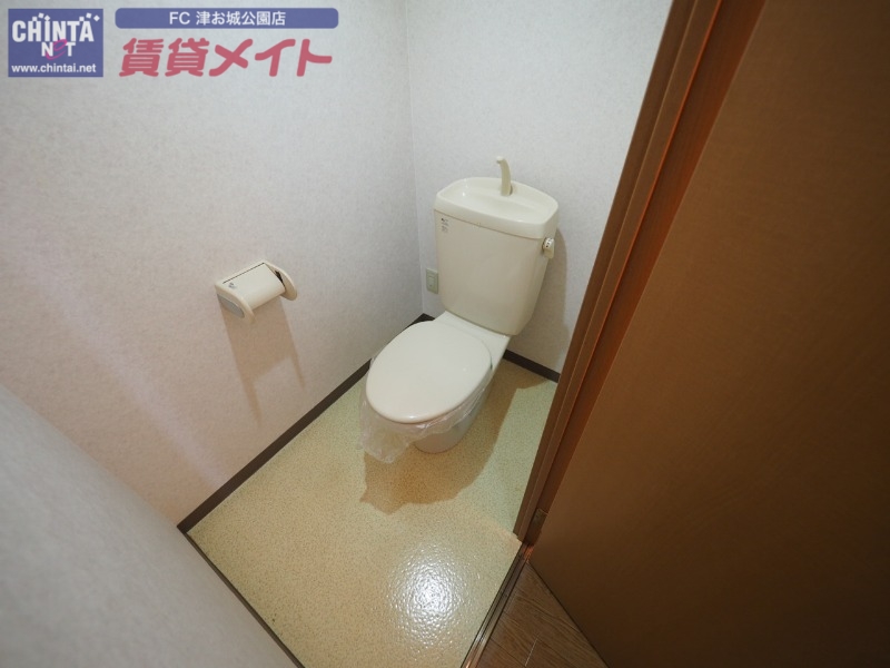 トイレ　同型参考写真
