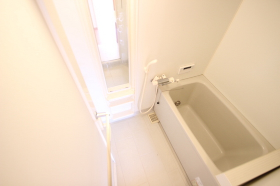 バス・シャワールーム　※別部屋の写真です