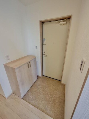 玄関　同シリーズ物件のモデルルームになります※現況優先