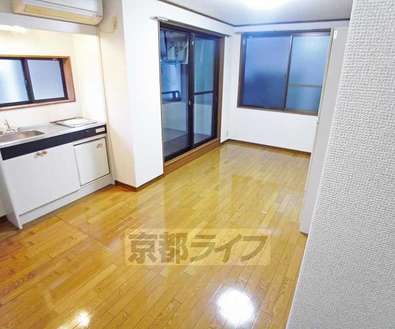 居室・リビング　きれいなお部屋です