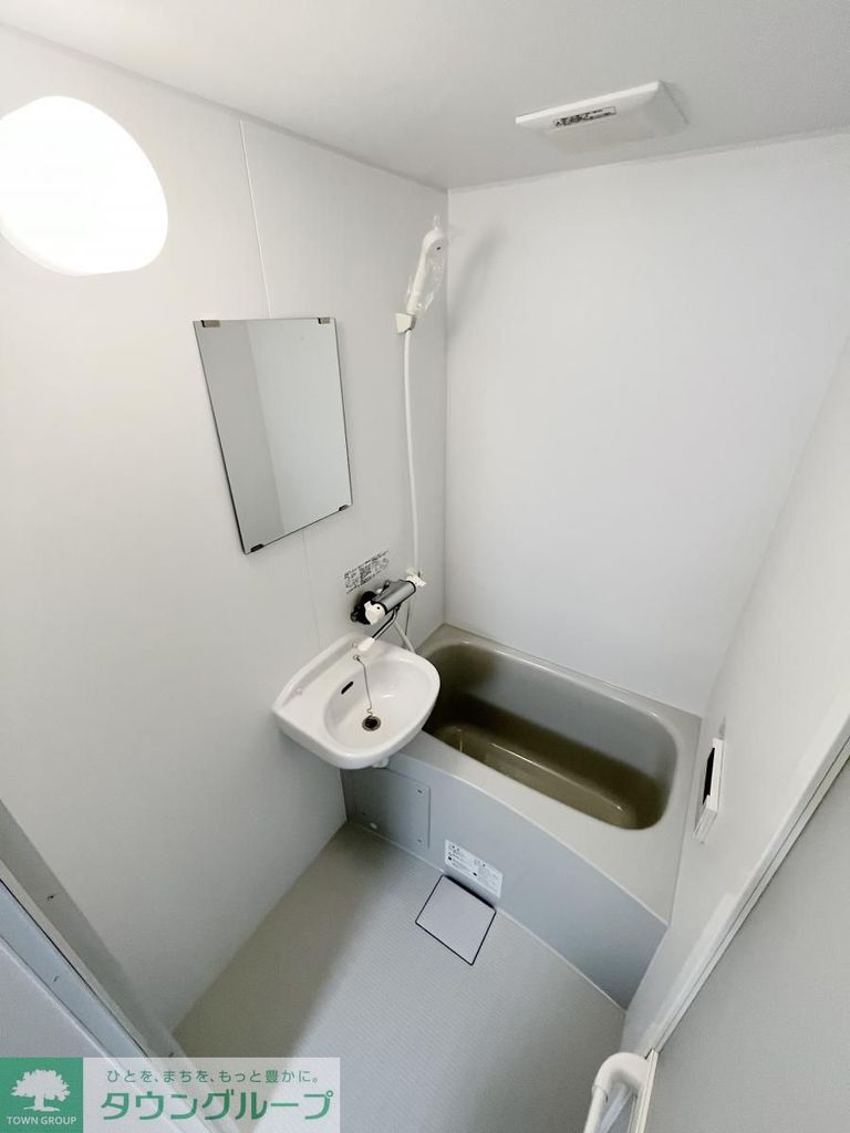 バス・シャワールーム　※同建物同間取り2階の参考写真