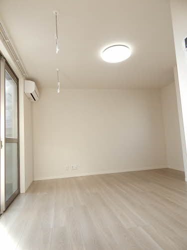 居室・リビング　ゆったり過ごせる居間です