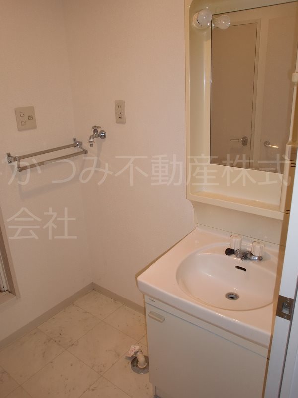 洗面設備　※同物件他号室参考写真
