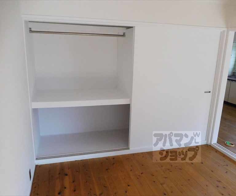 収納　洋服も収納可能なクローゼット