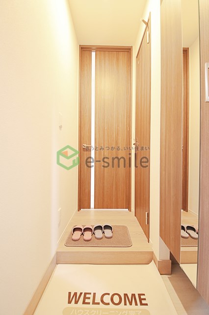 玄関　収納もある玄関です