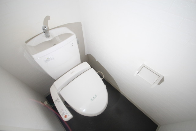 トイレ　別号室の写真