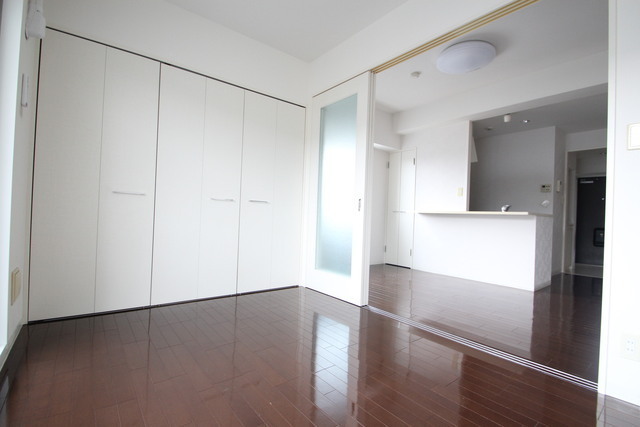 居室・リビング　別号室の写真