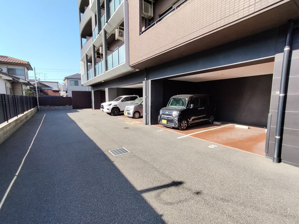 駐車場　駐車場