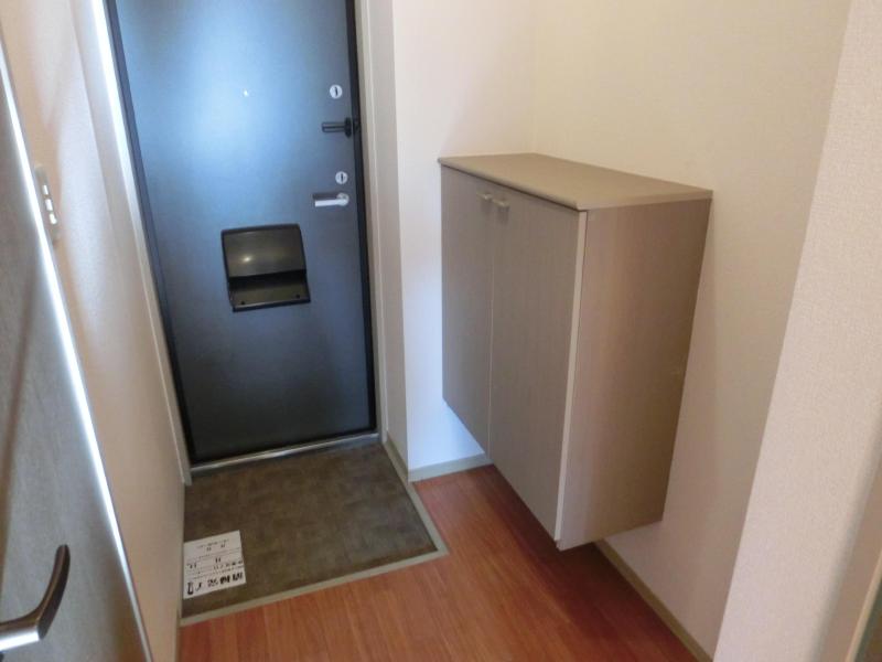 玄関　同タイプの写真です。