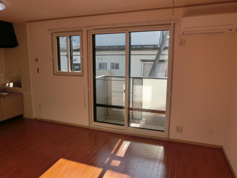 居室・リビング　同タイプの写真です。