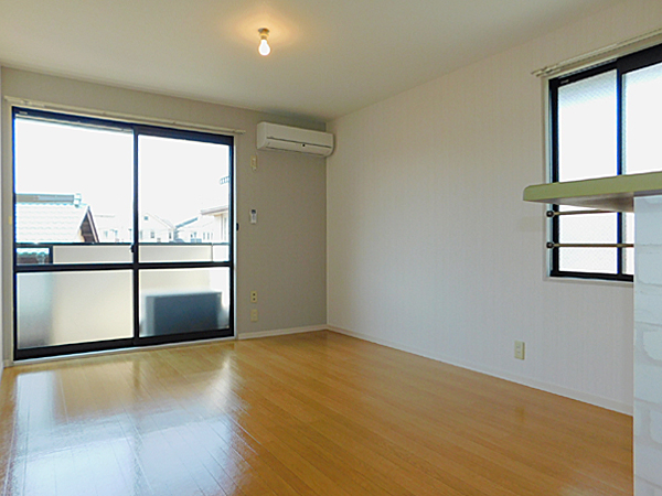 居室・リビング　2面採光で明るいLDK11帖！