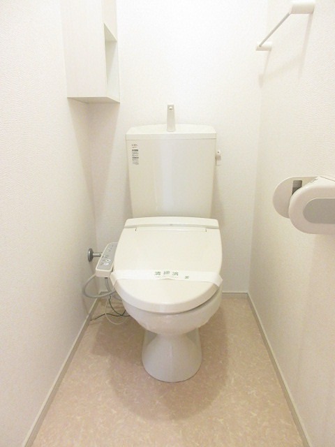 トイレ　ウォシュレット機能付きのトイレです。