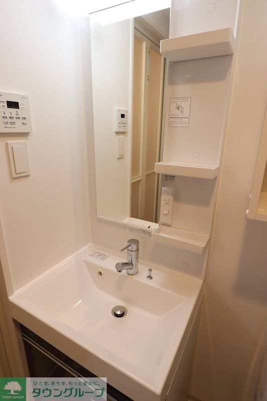 洗面設備　GENOVIAシリーズ施工例　現況優先