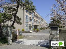 中学校　木更津市立木更津第一中学校（中学校）まで811m