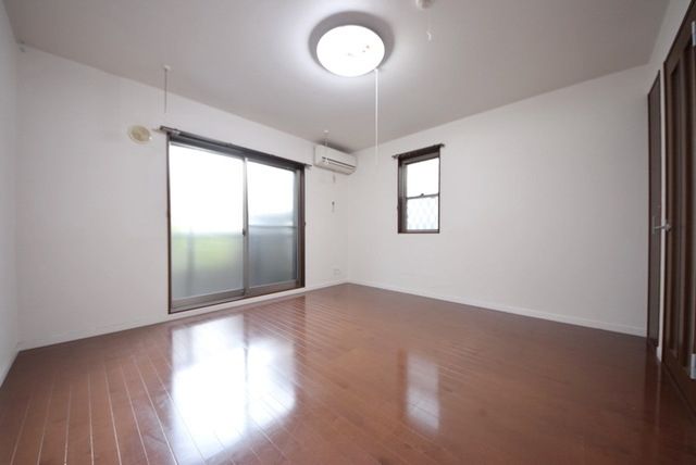 居室・リビング　★角部屋２面採光★