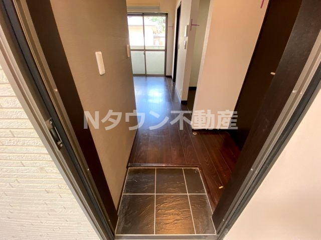 玄関　収納もある玄関です