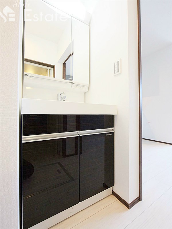 洗面設備　同仕様内装