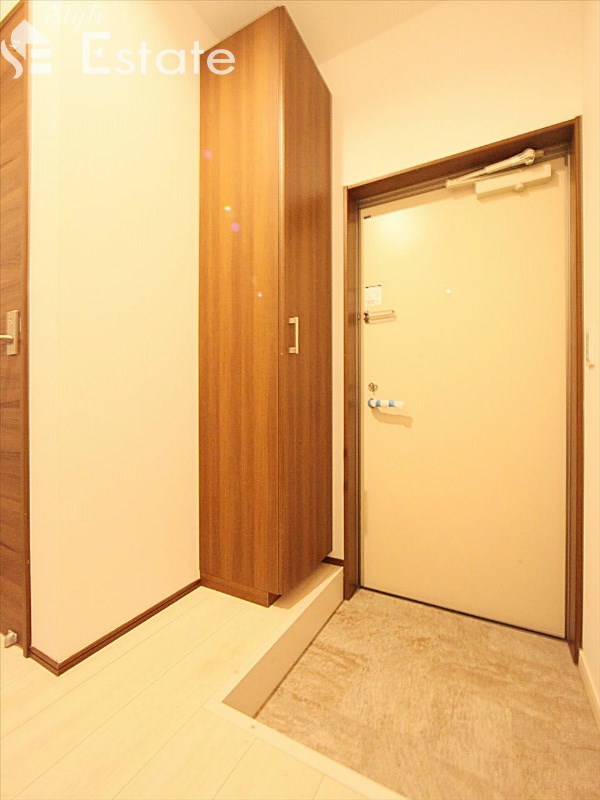 玄関　同仕様内装