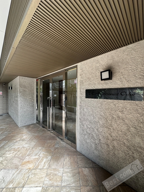 エントランス　オートロック付きで部外者シャットアウト♪