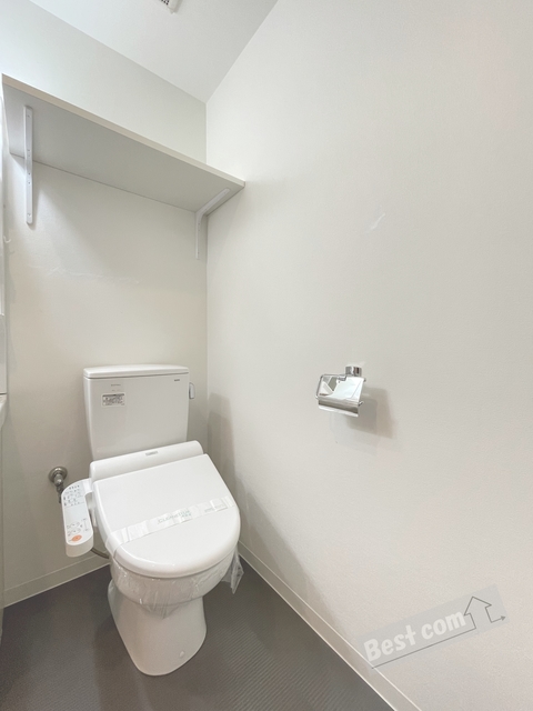 トイレ　温水洗浄便座付き♪