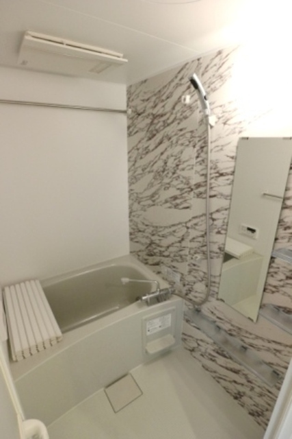 バス・シャワールーム　バスルーム