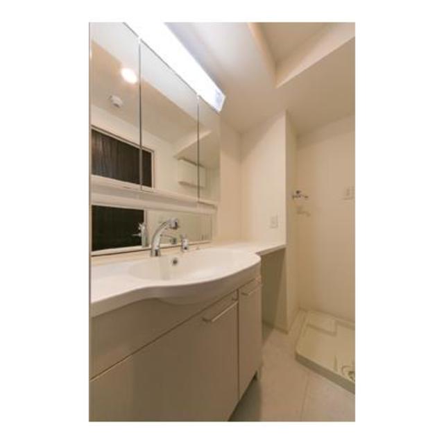 洗面設備　※写真は同タイプ住戸です。
