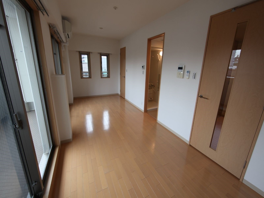 居室・リビング　洋室9.6帖　ウォークインクローゼット付（収納充実してます）