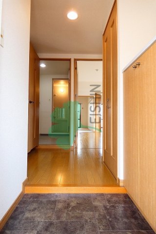 玄関　下駄箱もしっかりついてます！